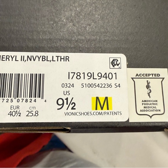 Vionic Women's Cheryl II Leather Loafers Navy Sz Chunky Lug Sole Sz 9.5 NIB - Picture 14 of 14